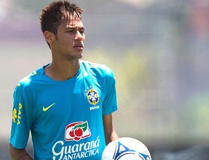 Neymar no treino da seleção brasileira (Foto: AP)