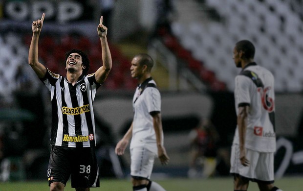 Bruno Mendes botafogo gol vasco (Foto: Ernesto Carriço / Agência Estado)