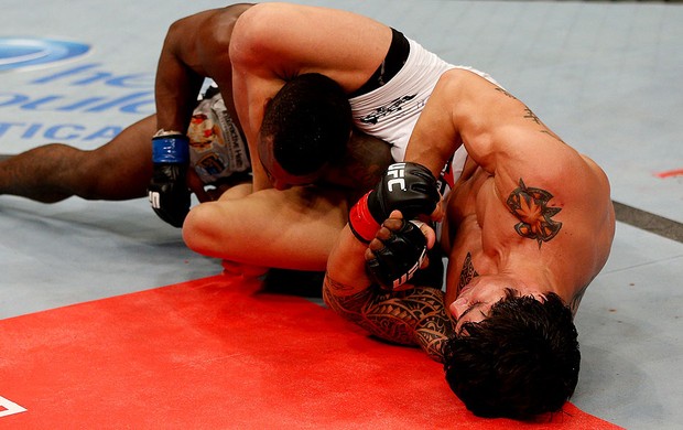 MMA Erick silva e Jason High (Foto: Agência Getty Images)
