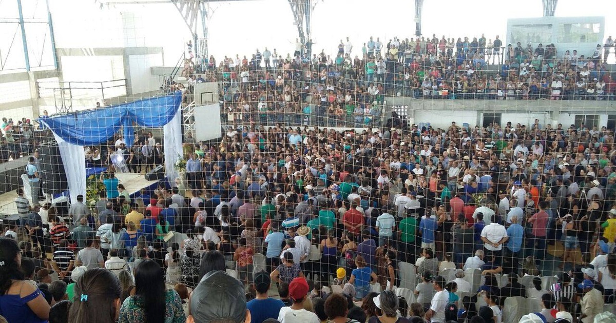 G1 Milhares de pessoas se despedem do prefeito de Canindé de São Francisco notícias em Sergipe G1 Milhares de pessoas se despedem do prefeito de Canindé de São Francisco notícias em Sergipe