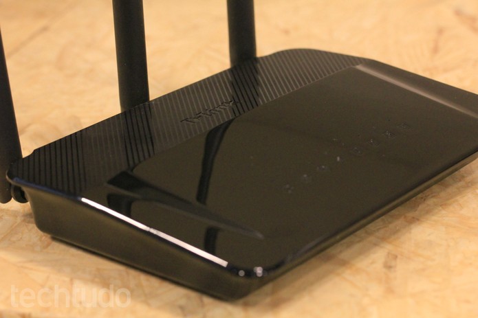 Roteador D-Link (Foto: Lucas Mendes/TechTudo)