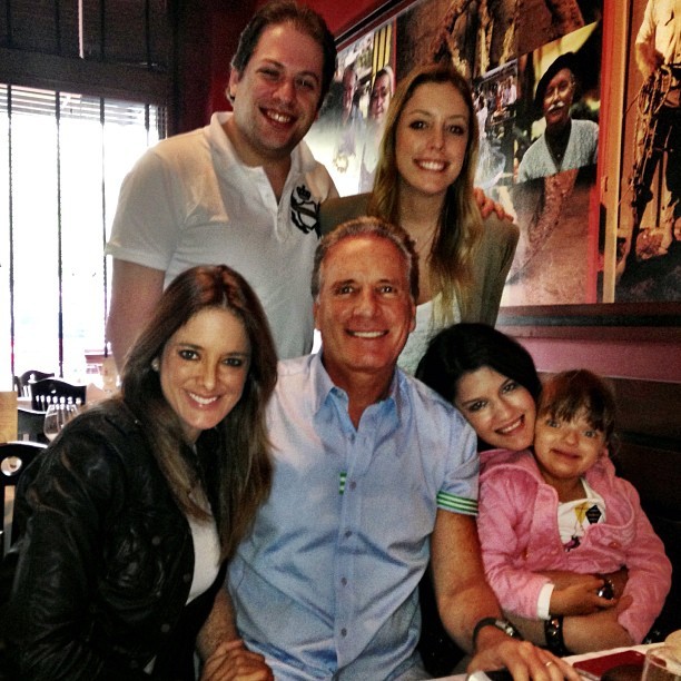Roberto Justus com os filhos e Ticiane Pinheiro (Foto: Reprodução/Instagram)
