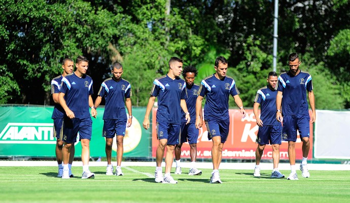 Contratando sem parar, Palmeiras chega a 40 atletas no elenco principal