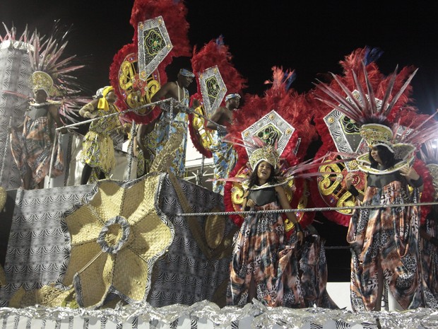 Flor do Samba desfilando na Passarela de São Luís, em 2015 (Foto: De Jesus/O Estado)