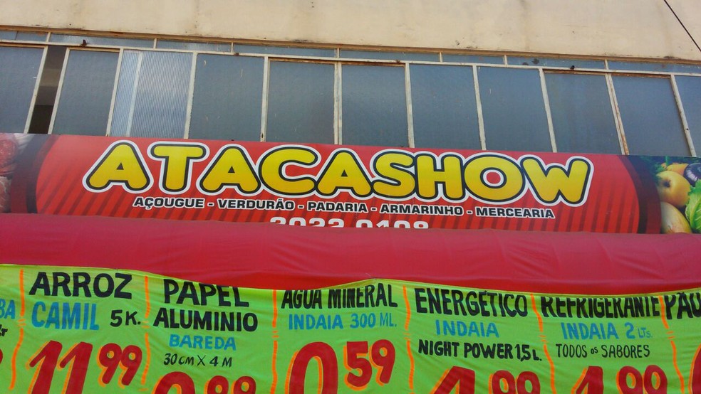 Supermercado localizado na Avenida Central do Núcleo Bandeirante (DF) vendia carnes e produtos com prazo de validade vencido. (Foto: Divulgação/PCDF)