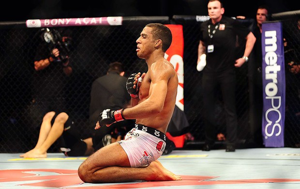 Edson Barboza venceu Lucas Mineiro no UFC São Paulo (Foto: Marcos Ribolli / Globoesporte.com)