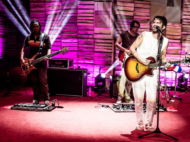 Cantor traz a turnê 'Saulo Ao Vivo' para Vitória (Foto: Divulgação) Cantor traz a turnê 'Saulo Ao Vivo' para Vitória (Foto: Divulgação)