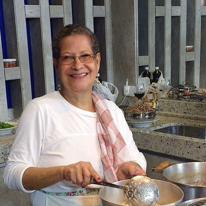 Ex-BBB Geralda Diniz comandou o fogão dentro de casa e aqui fora não é diferente (Foto: Arquivo Pessoal)