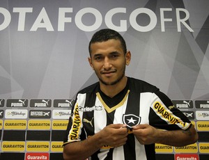 Rogério apresentação Botafogo (Foto: Vitor Silva / SS Press)