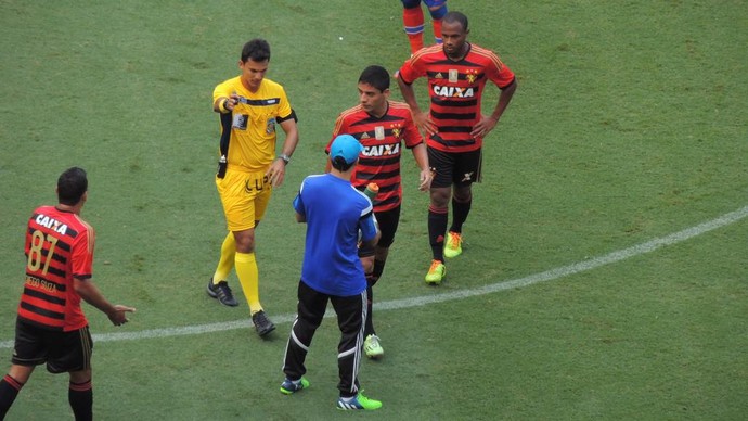 Pablo Ramon Gonçalves - árbitro - Bahia x Sport (Foto: Elton de Castro)