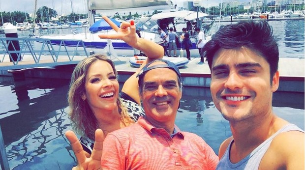 Renata Dominguez com Gustavo Ottoni e Guilherme Leicam: de volta à Malhação (Foto: Reprodução/Instagram)