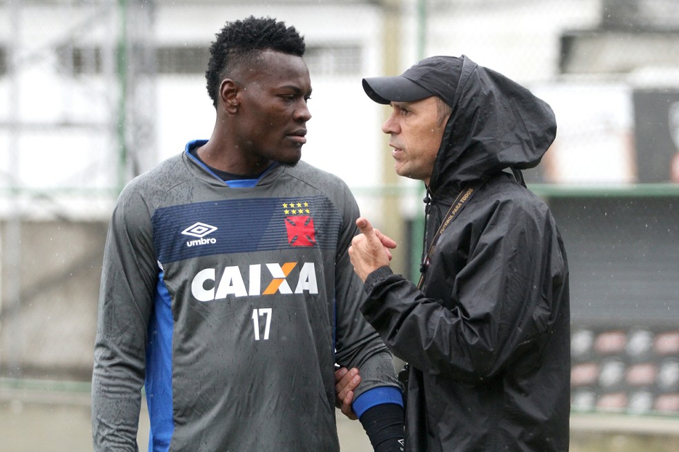 Paulão deve estreiar como titular no domingo (Foto: Paulo Fernandes/Vasco.com.br)