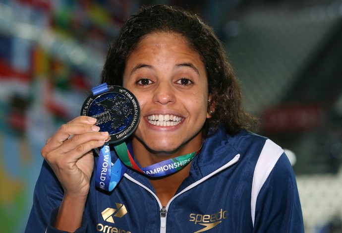 Etiene Medeiros - medalha de prata no Mundial 50m costas (Foto: Satiro Sodré/SMPRESS)