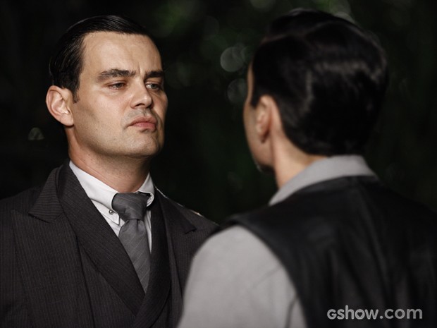 Será que Benito vai contar os podres do vilão? (Foto: Inácio Moraes/TV Globo)