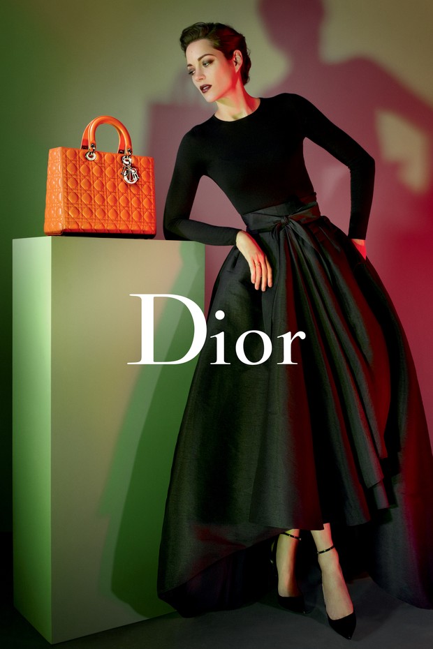 Marion Cotillard posa para a Dior (Foto: Divulgação)