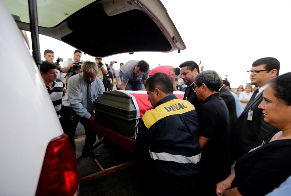 Gustavo Encina fazia parte de tripulação do avião da Chapecoense que caiu na última terça-feira na Colômbia (Foto: Reuters)
