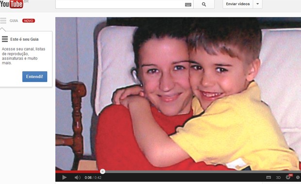 Justin Bieber e sua mãe, Pattie, em vídeo divulgado por ela no YouTube na quinta-feira (17) (Foto: Reprodução / YouTube)