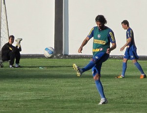 Loco Abreu treino Botafogo (Foto: Fred Huber / Globoesporte.com)