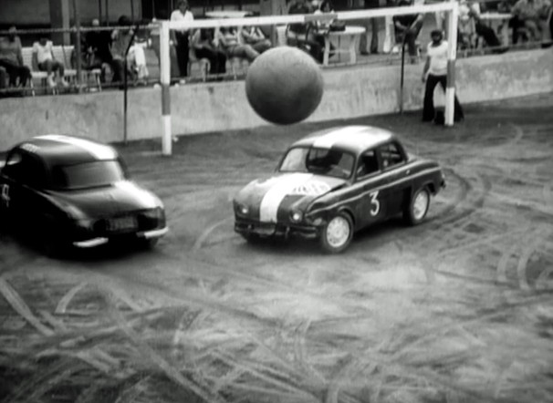 Jogo de futebol entre carros? Você vai ver em O Rio por Eles, em homenagem aos 450 anos do Rio de Janeiro (Foto: Reprodução)