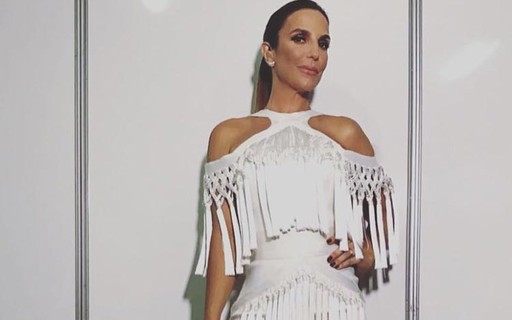 Ivete Sangalo Desfila Moda Folia Nos Palcos E Nos Trios De Carnaval