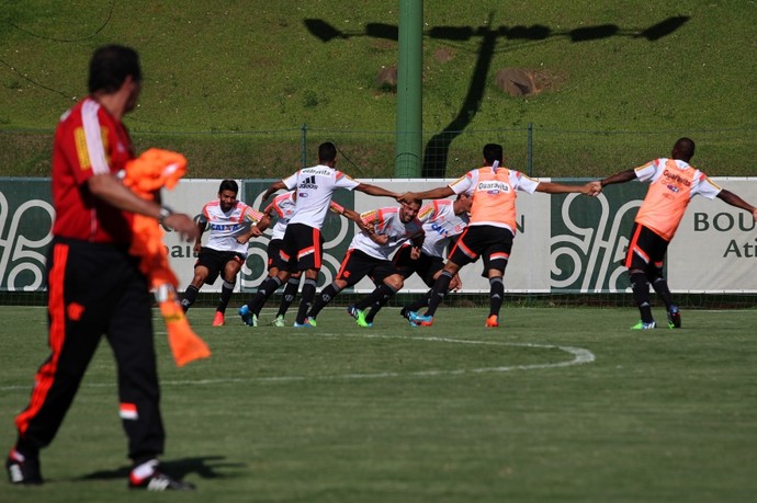 Vanderlei Luxemburgo comanda treino do Flamengo (Foto: Gilvan de Souza / Flamengo)