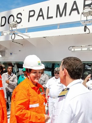 Dilma Rousseff em cerimônia que marca início da operação do navio petroleiro Zumbi dos Palmares (Foto: Roberto Stuckert Filho / Presidência da Republica)