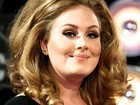 No Twitter, Adele nega ter se casado