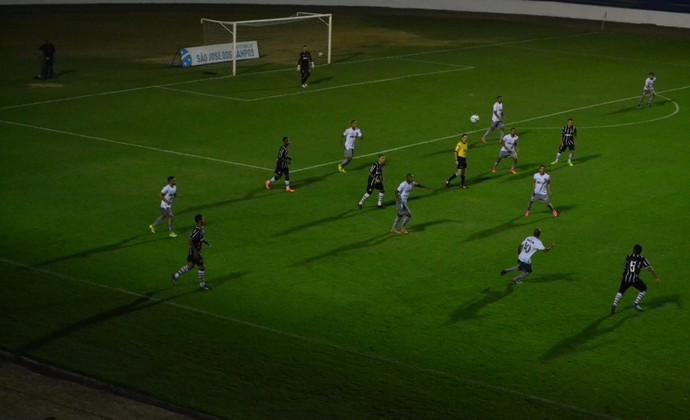 Corinthians e Figueirense empatam na estreia do Brasileiro sub-20