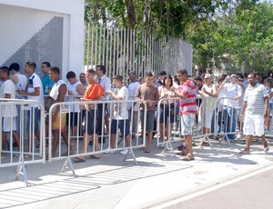 Fila ingressos Flamengo x Botafogo Maracanã (Foto: Thiago Benevenutte)