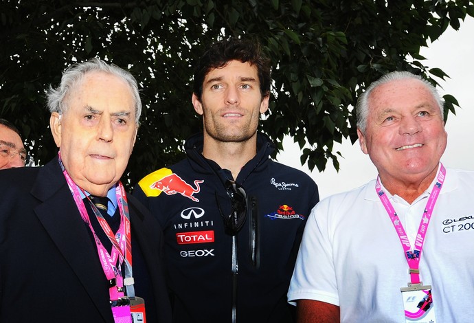Mark Webber entre Jack Brabham (esq.) e Alan Jones (dir.), no GP da Austrália de 2011 (Foto: Getty Images)