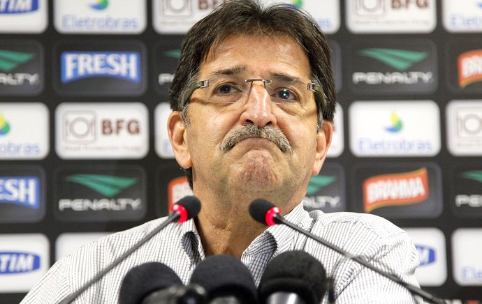 Renê Simões coletiva Vasco (Foto: Ivo Gonzalez / Agencia O Globo)