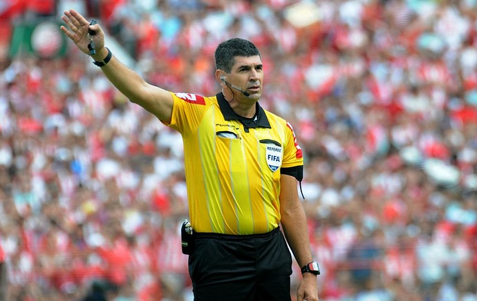marcelo de lima henrique árbitro (Foto: Aldo Carneiro / Pernambuco Press)