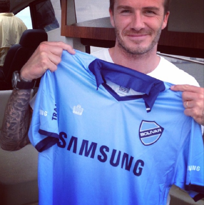BLOG: Com camisa do Bolívar, Beckham parabeniza clube por título do Clausura