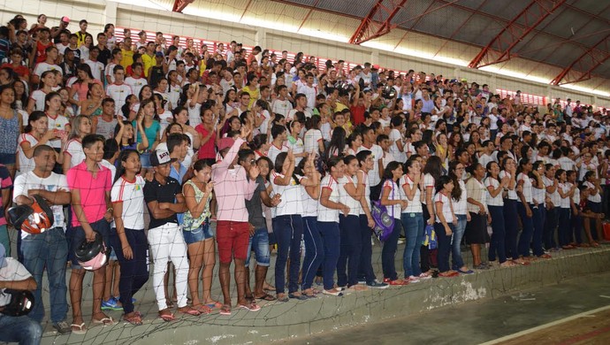 Fase municipal dos Jogos Escolares 2015 em Cruzeiro do Sul (Foto: Adelcimar Carvalho/G1)