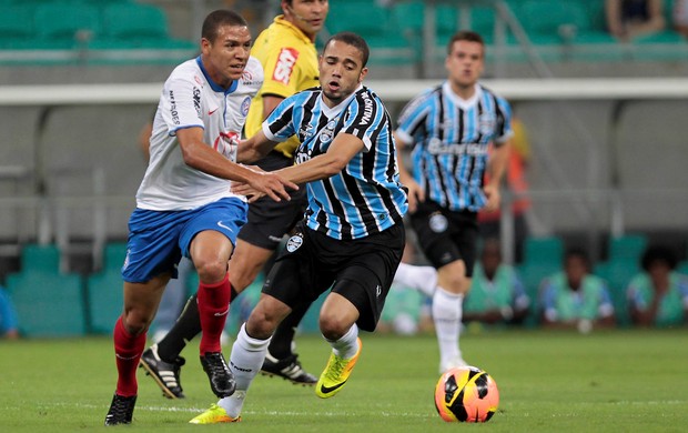 Marquinhos Gabriel e Adriano, Bahia x Grêmio (Foto: Eduardo Martins/Futura Press)