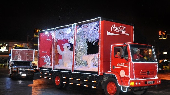 G1 Caravana de Natal da Coca Cola passa por Santos SP nesta