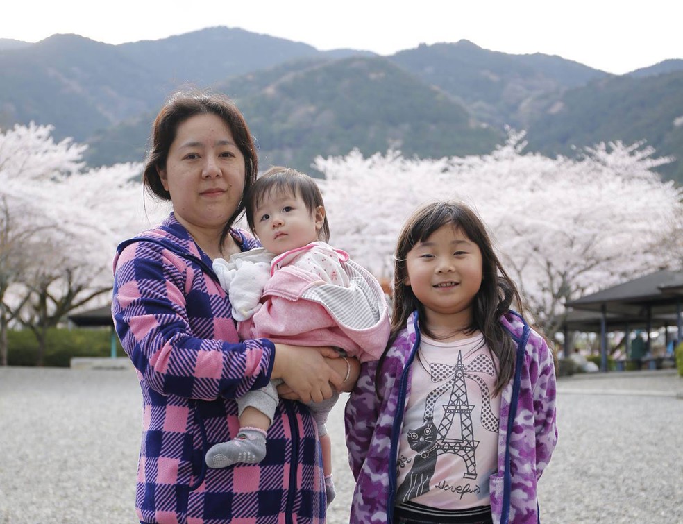Cristina Hatori fez duas cesáreas no Japão e ficou com a cicatriz na vertical  (Foto: Aureo Yokoyama/Arquivo Pessoal)