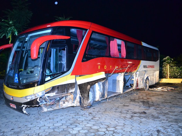 Passageiro de 20 anos teria tentado capotar o veículo, em luta com o motorista (Foto: Arquivo Pessoal) Passageiro de 20 anos teria tentado capotar o veículo, em luta com o motorista (Foto: Arquivo Pessoal)