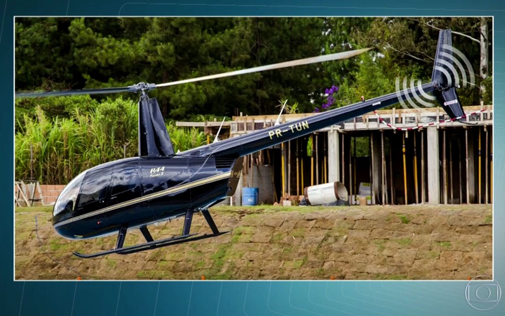 O helicóptero Robinson R44 Raven II que caiu em São Lourenço da Serra (Foto: TV Globo/Divulgação)