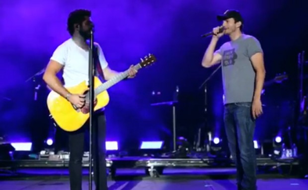 Thomas Rhett e Ashton Kutcher (Foto: Reprodução)