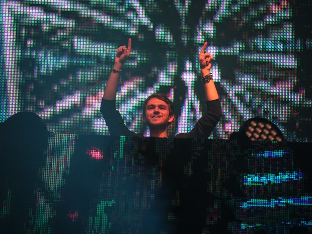 ZEDD agita o público com labaredas fechando o palco Perry no Lollapalooza 2016 (Foto: Fábio Tito/G1) ZEDD agita o público com labaredas fechando o palco Perry no Lollapalooza 2016 (Foto: Fábio Tito/G1)