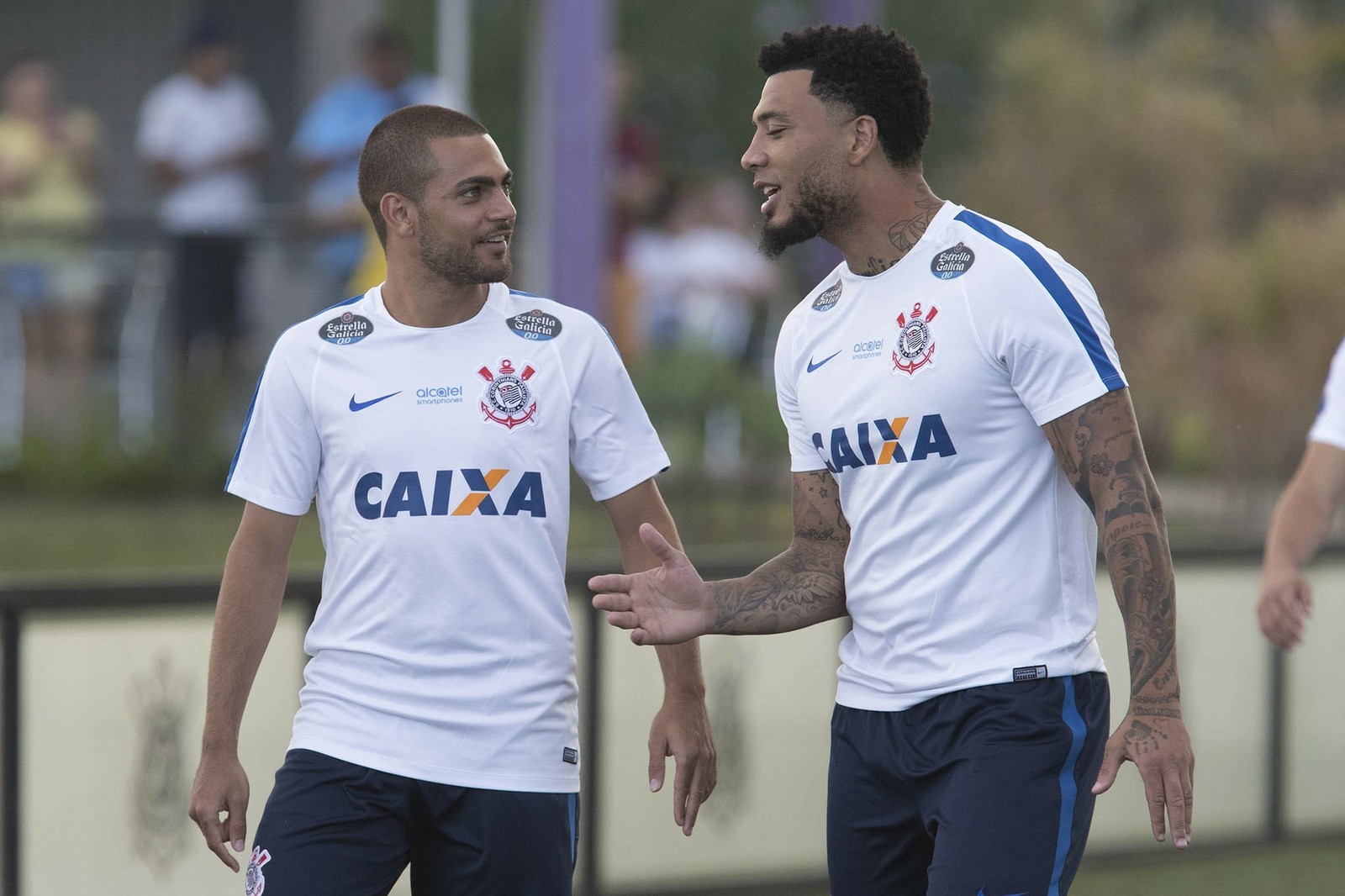 Com Jô e Kazim, Corinthians volta a ter disputa no setor ofensivo