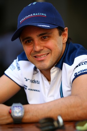 Felipe Massa no paddock de Yas Marina, palco do GP de Abu Dhabi (Foto: Getty Images)