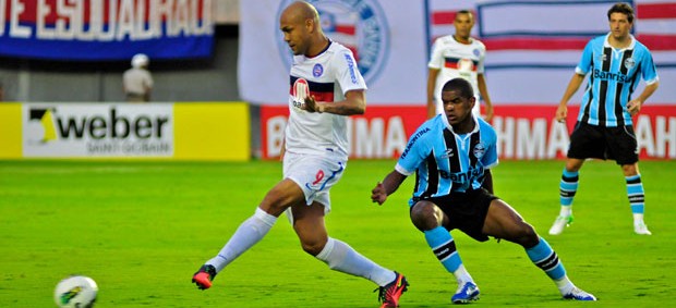 souza BAHIA X GRÊMIO (Foto: ERIK SALLES /BAPRESS/Agêncis Estado) souza BAHIA X GRÊMIO (Foto: ERIK SALLES /BAPRESS/Agêncis Estado)
