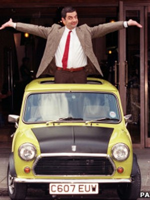 Mr Bean e seu carrinho (Foto: PA)