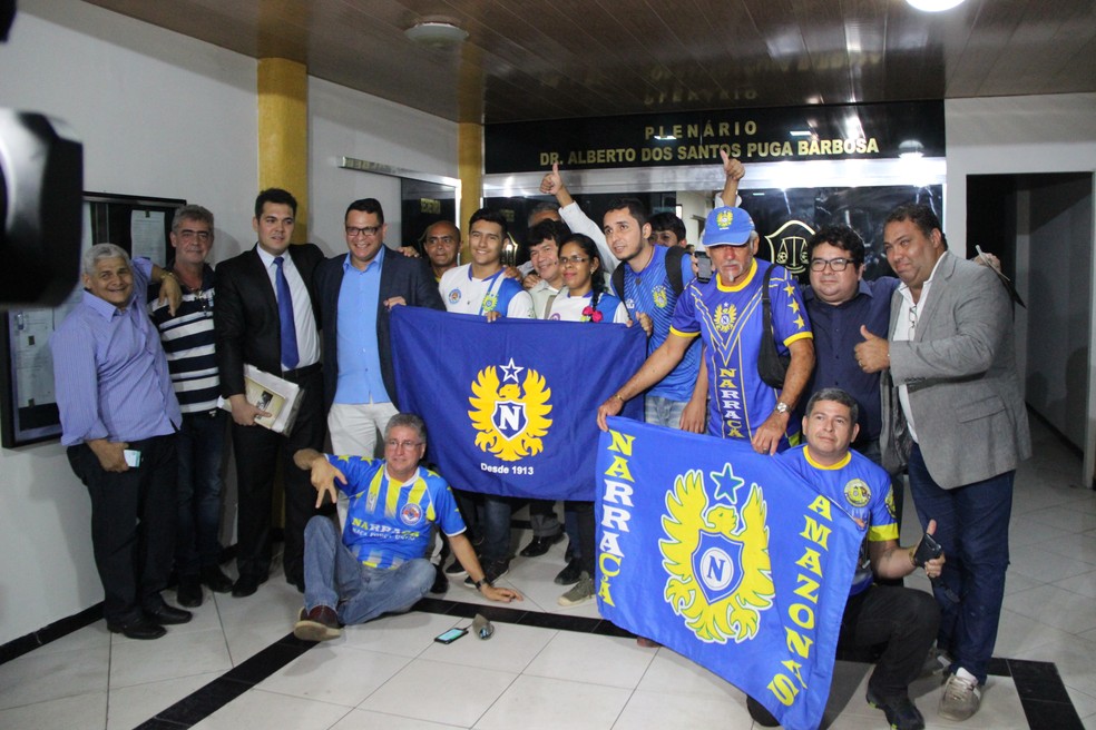 Torcida do Nacional acompanhou e festejou após resultado do julgamento (Foto: Marcos Dantas)