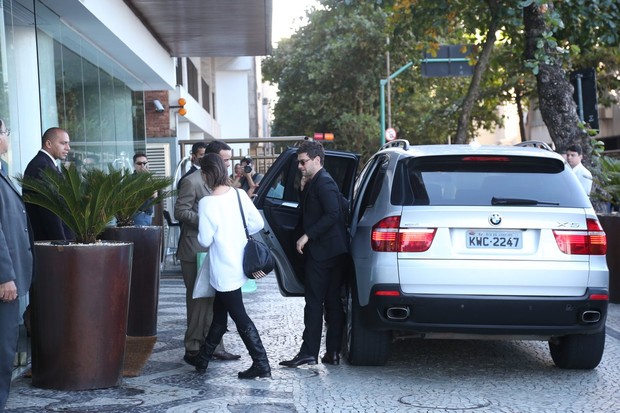 Atores de "Se Beber nao Case" chegam no hotel (Foto: Andre Freitas/AgNews)