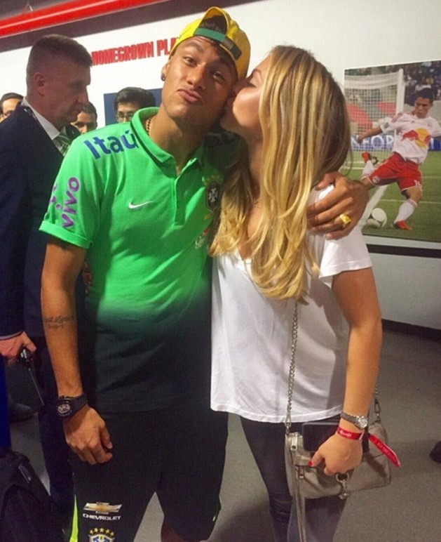 Neymar ganha beijo e elogio de irmã de tenista canadense | Blog Brasil ...