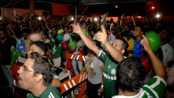 Em Campo Grande, palmeirenses comemoram título da Copa do Brasil