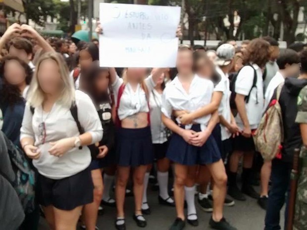 Em junho, alunos do Colégio Pedro II da Tijuca, fizeram um 'saiato' contra o comentários machistas (Foto: Reprodução/ Facebook do Grêmio Estudantil do Colégio Pedro II)